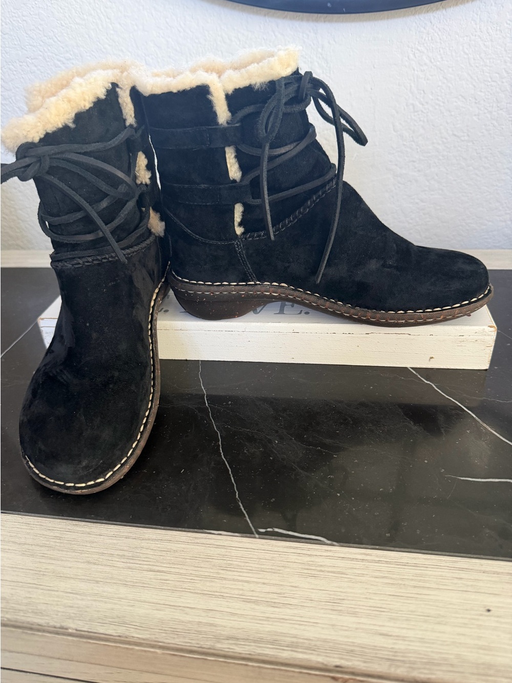 UGG Caspia Black Suede Shearling Lace Up Ankle Boots Women's Size 7 - Picture 2 of 10